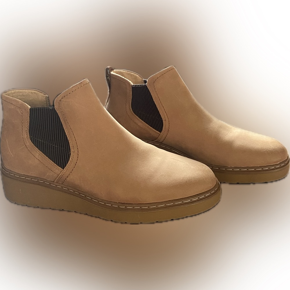 Like New Dr Scholl’s  Tan Leather Booties size 7